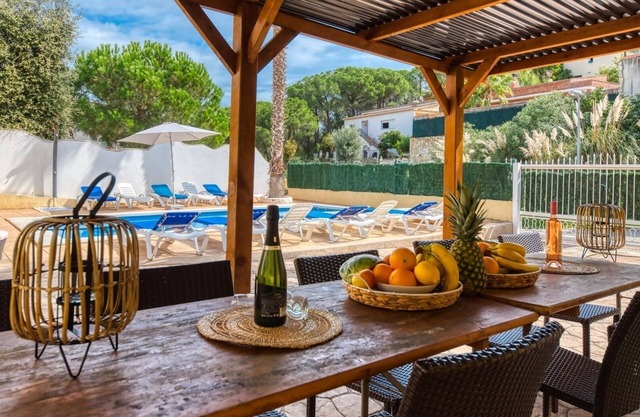 Villa 'Costacabana - Ashley' with Sea View, Private Pool and Wi-Fi