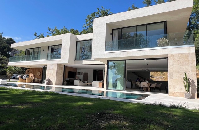 Villa d Architecte Neuve d Environ 310 m2 Située Dans un Domaine Sécurisé