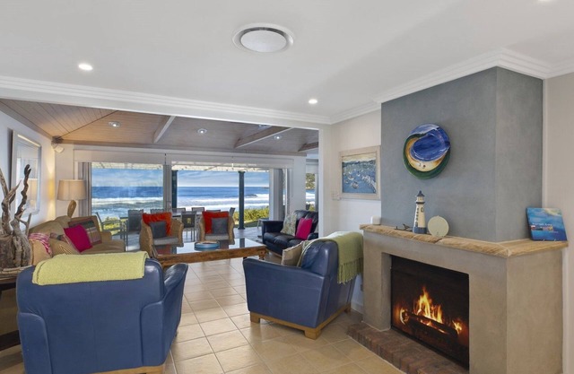 Villa Dandaloo - Absolute Beachfront