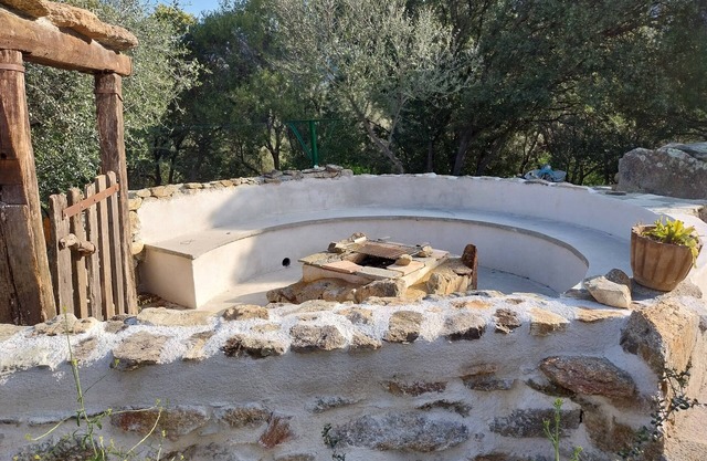 Villa de Charme Avec Piscine Chauffée sur 1000m2 de Jardin Privé