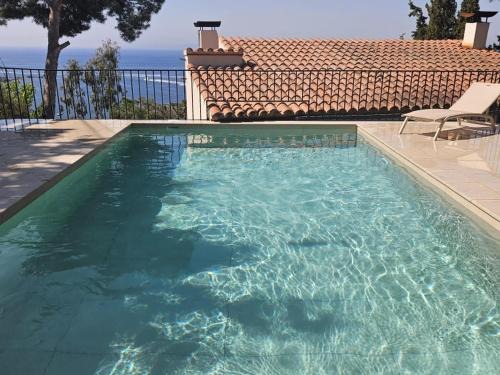 Villa de ensueño con piscina y encanto mediterráneo - ES-258-91