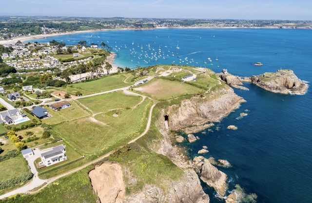 Villa de l'Anse exceptional sea view, beach, contemporary for 4 people