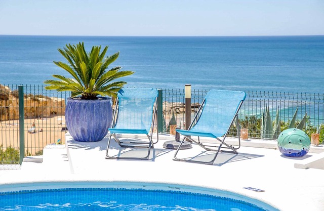 Villa de la Plage - Four Bedroom Villa, Sleeps 8