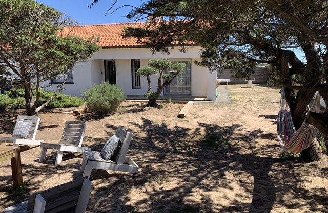 Villa Des Dunes, feet in the water!