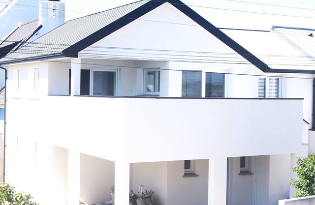 VILLA DES LILAS - small sea view. 50m from the beach