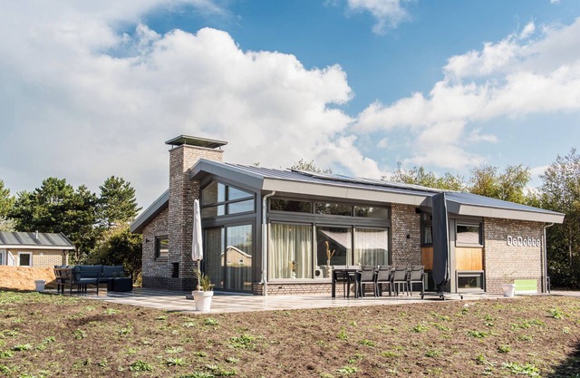 Villa Dobbe located on the grounds of Klein Vaarwater in Buren.