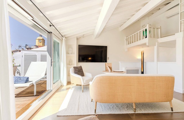 Villa du Prince de Lignac | 5-star Hotel Services at Le Yaca