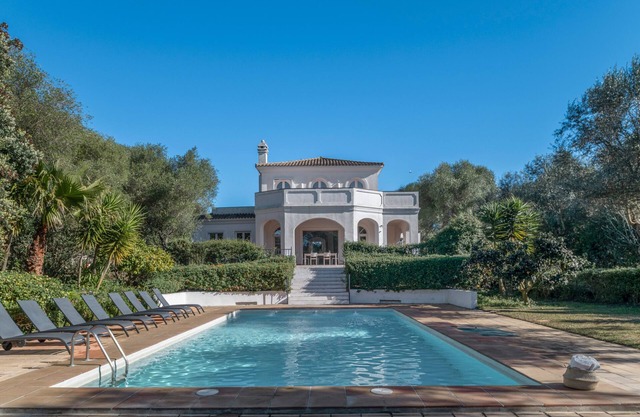 Villa 'Eagle' with Private Pool, Wi-Fi and Air Conditioning