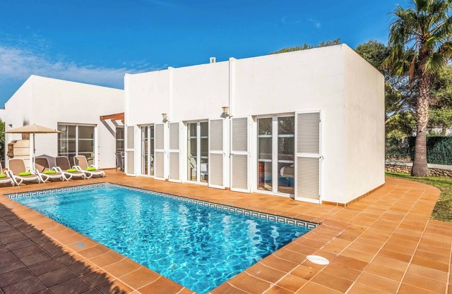 Villa Elena - Three Bedroom Villa, Sleeps 6