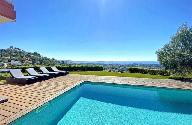 VILLA ELISA