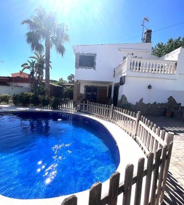 Villa en Valencia, piscina privada y metro 500m