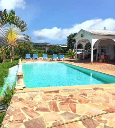 Villa Enchantée avec Vue sur mer et Piscine au Carbet