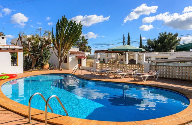 Villa Can Giovanni - Four Bedroom Villa, Sleeps 8