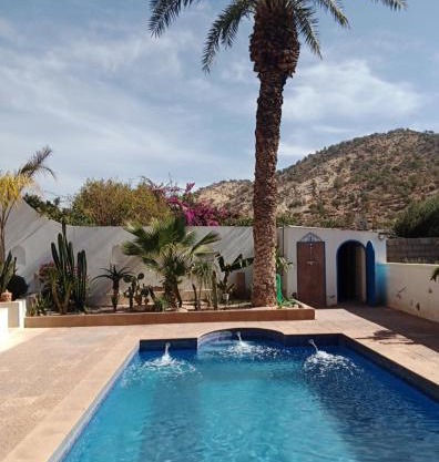 VILLA ESCALE PARADIS 15 pers 7ch 6 sdb piscine garage
