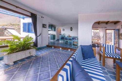 Villa Exclusiva en El Hierro con Piscina Privada