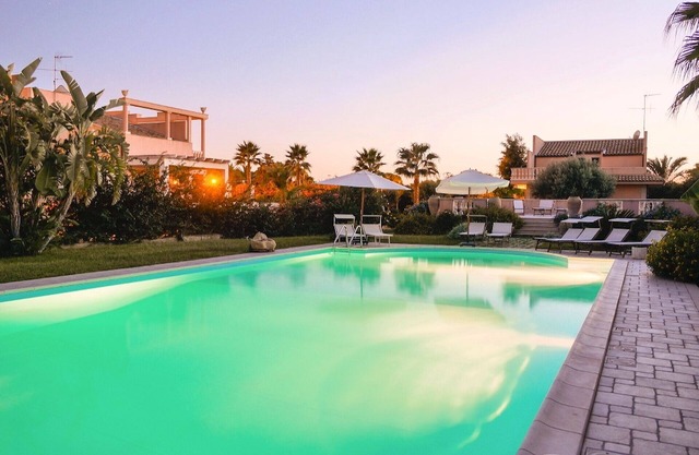 Villa Festosa holiday in Sicily 9 bedrooms 7 bathrooms Swimming pool.
