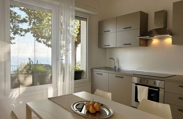 Villa Fiori, Charming apartment with a sensational sea wiew in Costarainera.