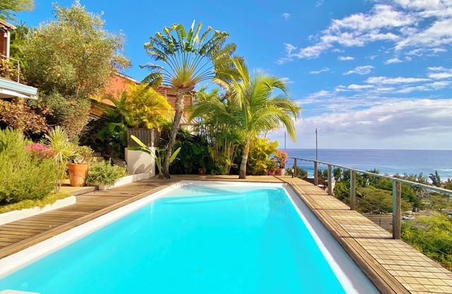 *VILLA FLORAYA* - heated pool and ocean view