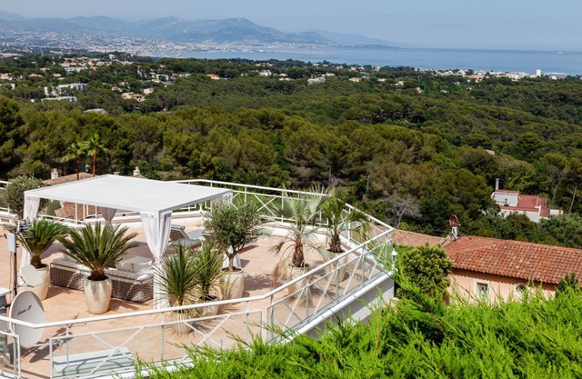 Villa Florentine - Golfe-juan , 500 m² Habitable, Très Beau Jardin Paysagé