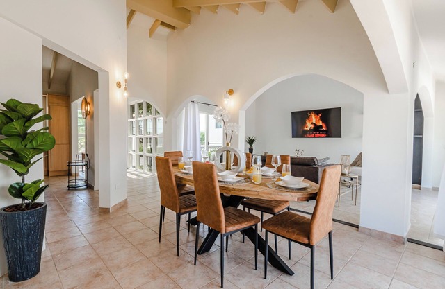 Villa Fontana 2 - Luxury Aruba Villa Near Eagle Beach w/Private Pool