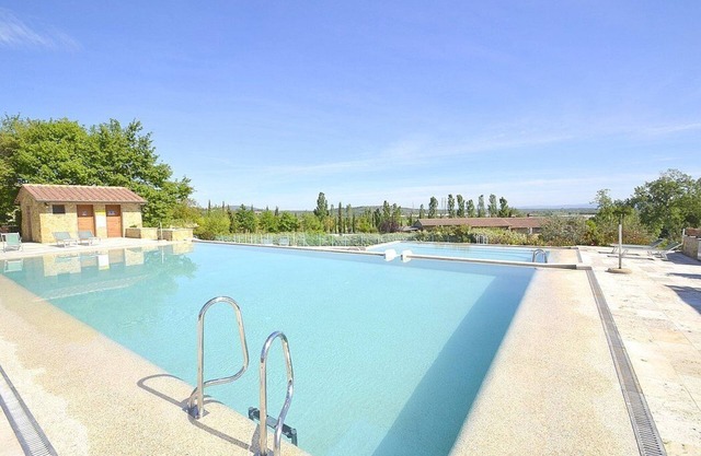 Villa Fontanile E: An elegant and welcoming apartment that is part of a small villa surrounded by the greenery, with Free WI-FI.