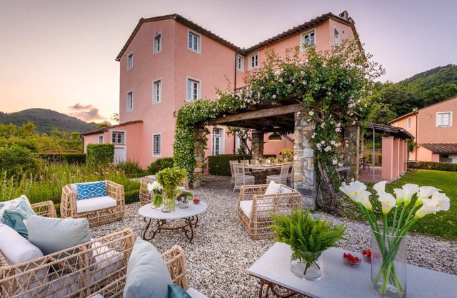 Villa Francigena Luxury 10 bedroom Farmhouse Villa