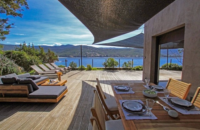 Villa front of the sea, 3 bedroom, sea view