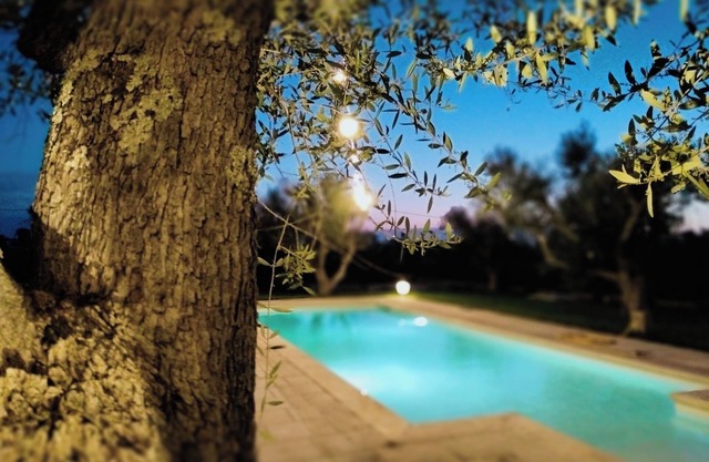VILLA GINEVRA: typical Salento pajara with swimming pool in the Salento countryside.