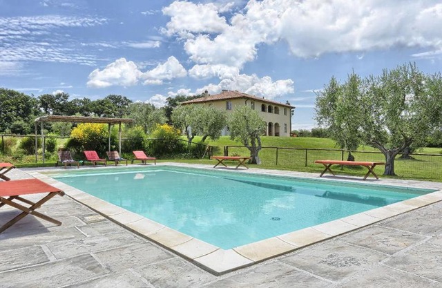 VILLA IL MELUCCIO 12&2, Emma Villas