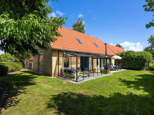 Villa in Andijk with South-Facing Garden