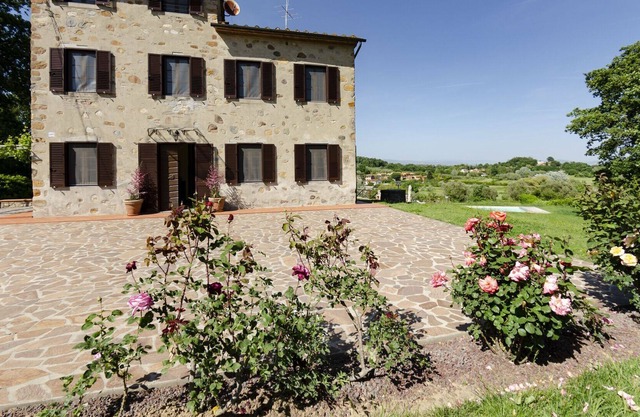 Villa in Capannori with 4 bedrooms sleeps 10