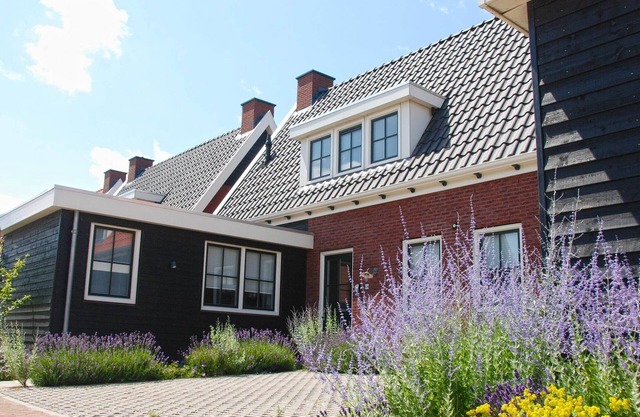 Villa in Colijnsplaat near the Sea