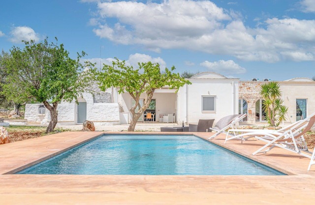 Villa in Latiano with 4 bedrooms sleeps 8