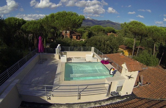 Villa in Marina Dei Ronchi with 7 bedrooms sleeps 14