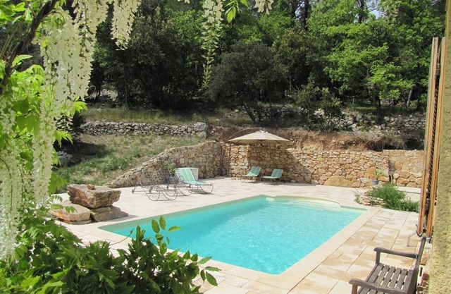 VILLA IN QUIET AREA WITH SWIMMING POOL 5000 M² OF LAND IN FULL NATURE PROVENCE Var PACA