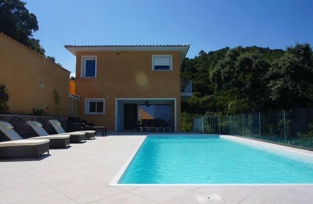 Villa in Solenzara with Pool & Sea View