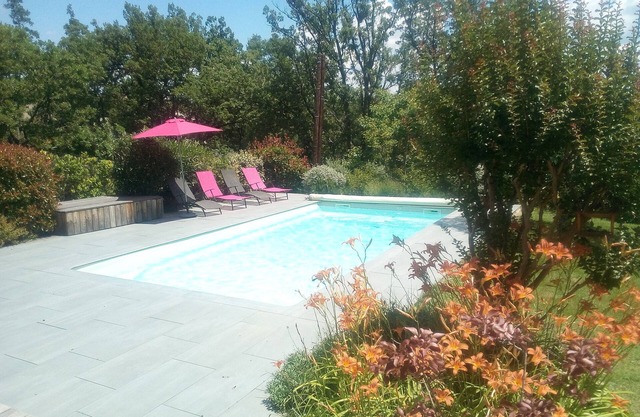 villa + individual pool in very quiet area