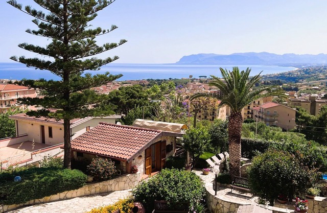 Villa P. Melograno, with panoramic view