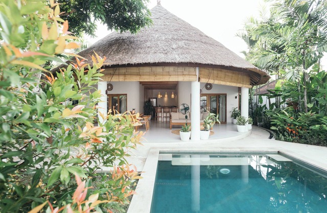 Villa Juma, 2-bedroom villa in gorgeous Canggu, Bali