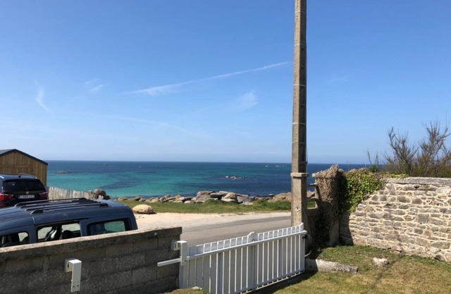 Villa Ker-Eog, full of charm, superb sea view, feet in the water