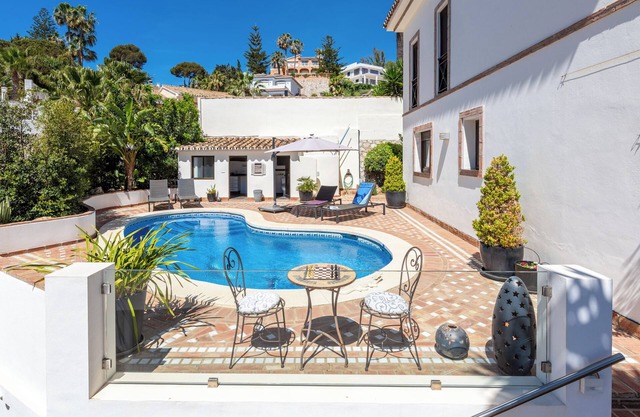 Villa "La Cala de Mijas" with Pool, Terrace & Wi-Fi