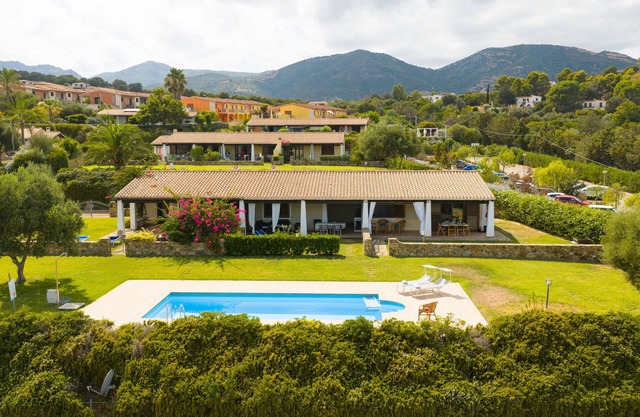Villa 'La Finestra Sul Mare' with Sea View, Wi-Fi and Air Conditioning