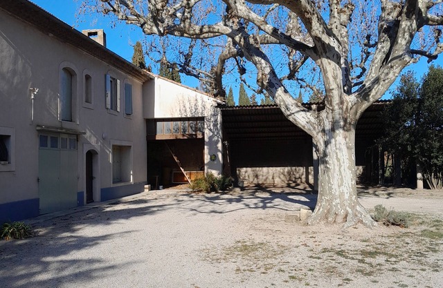 Villa la respelido in the countryside