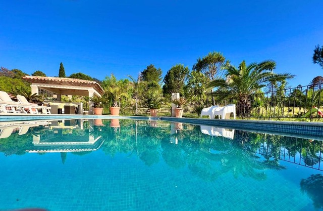 Villa La Source 83 - Room Close to St Tropez