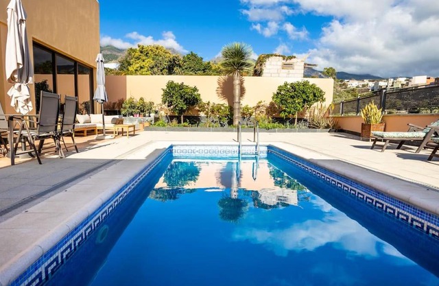 Villa Las Flores, private pool by Edén Rentals