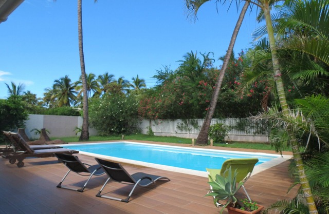 Villa Laurier Rose 'with pool 300 meters from the beach and lagoon of Saline