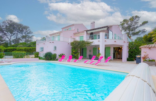 Villa 'Le 139' with Sea View, Private Pool and Wi-Fi