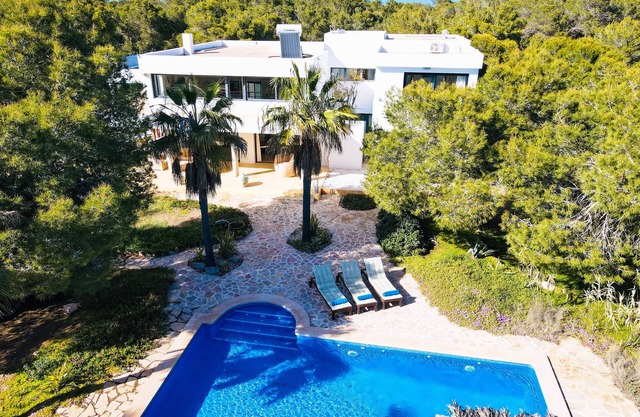 VILLA LEONOR