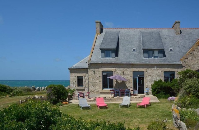 Villa "Le Viben" with water views