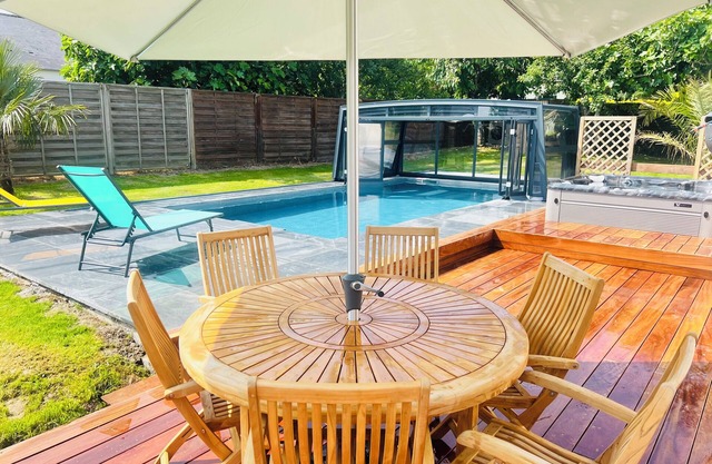 Villa Leonic - Swimming pool and Jacuzzi